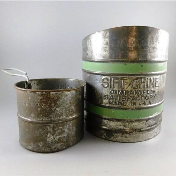 41/815 Lot of 2 Vintage Sifters. Sift-Chine Guaranteed Satisfactory Made in the - Picture 1 of 11